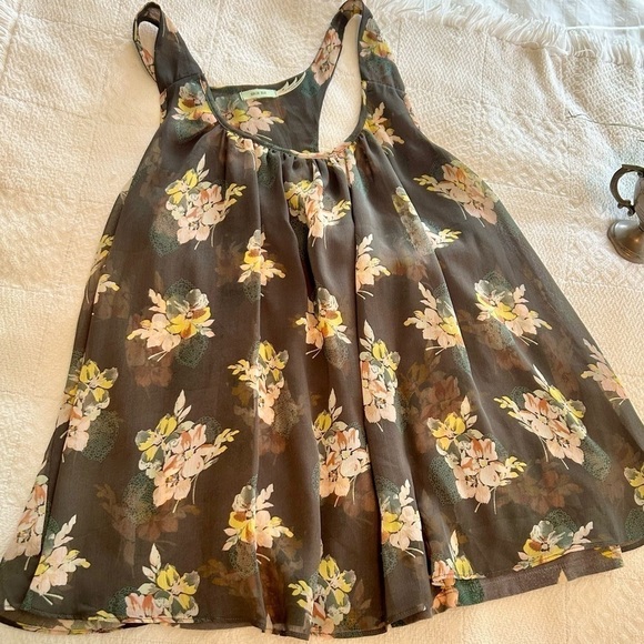 Kimchi Blue Top Tank Grey with Pink Cream Floral Overlay Urban Outfitters Medium - Picture 13 of 16